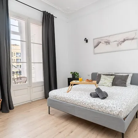 5br - 3bh Luxury In The City Center