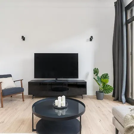 5br - 3bh Luxury In The City Center