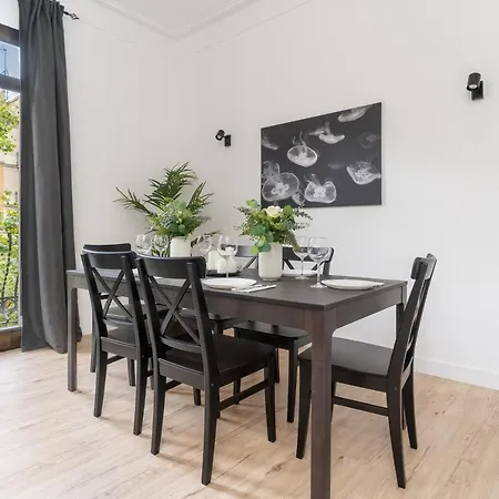 5br - 3bh Luxury In The City Center Barcelona