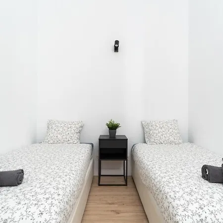 5br - 3bh Luxury In The City Center *