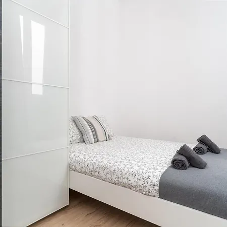 5br - 3bh Luxury In The City Center Apartment Barcelona