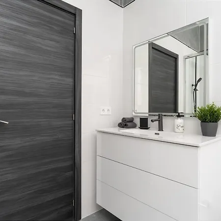 Apartment 5br - 3bh Luxury In The City Center