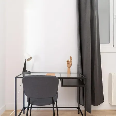5br - 3bh Luxury In The City Center Barcelona